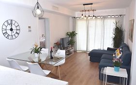 Spectacular Apartment 8 Pax/4 Rooms & Free Parking